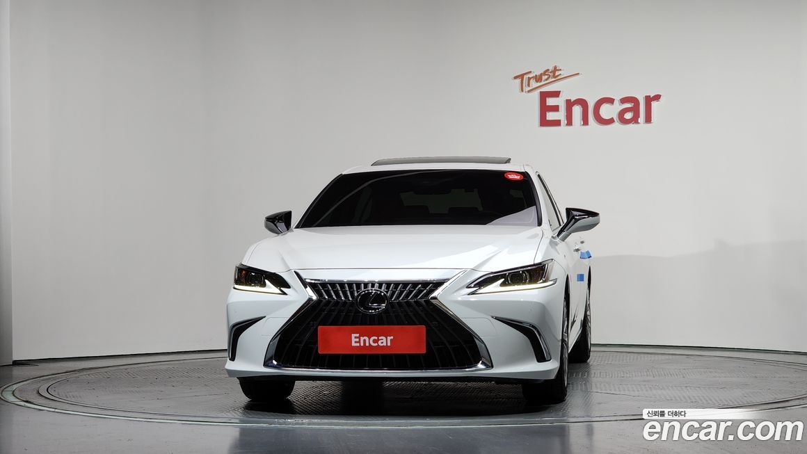 Lexus ES 2023
