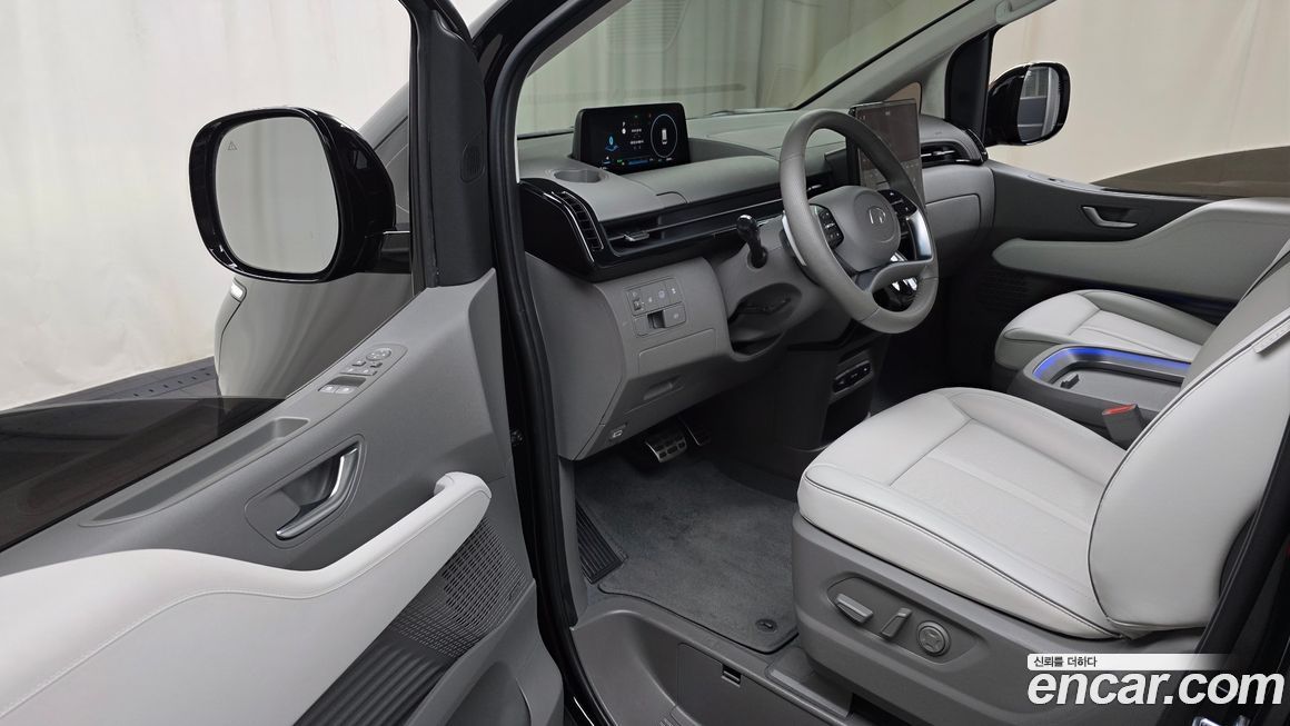 Hyundai Staria 2025