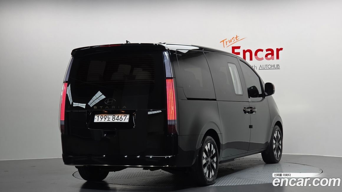 Hyundai Staria 2025