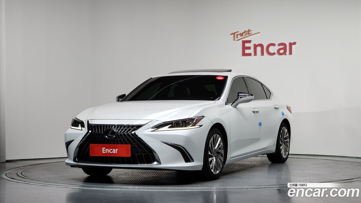 Lexus ES 2023