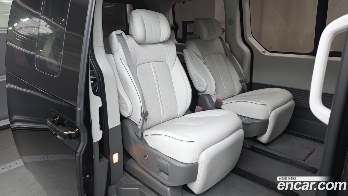 Hyundai Staria 2025