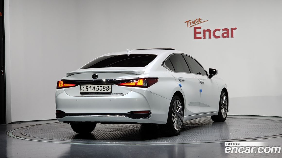 Lexus ES 2023