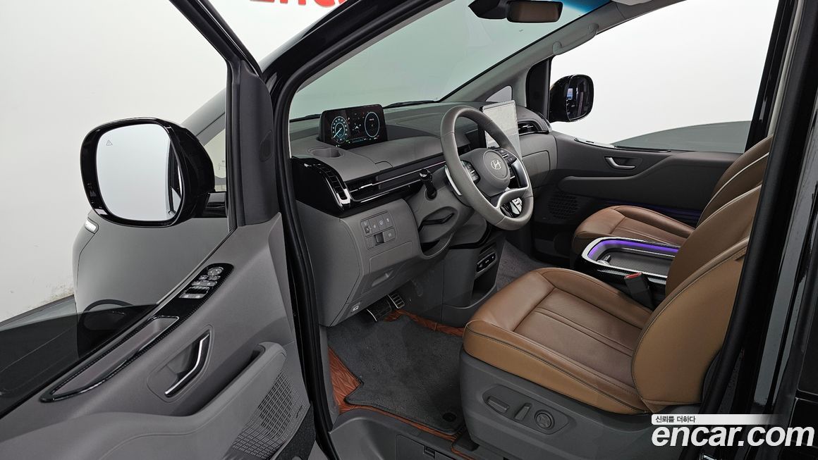 Hyundai Staria 2025