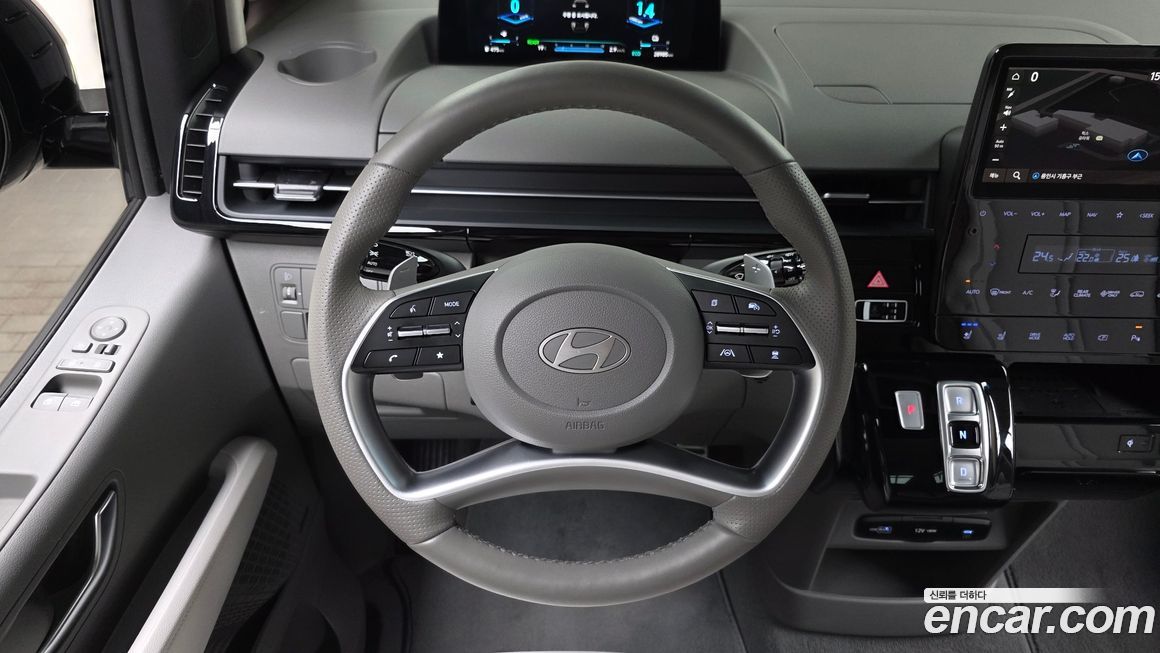 Hyundai Staria 2025