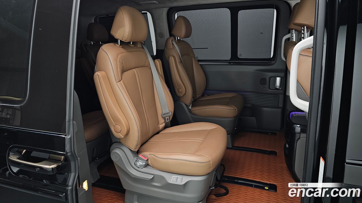 Hyundai Staria 2025
