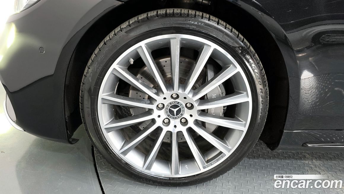 Mercedes-Benz S-Class 2020