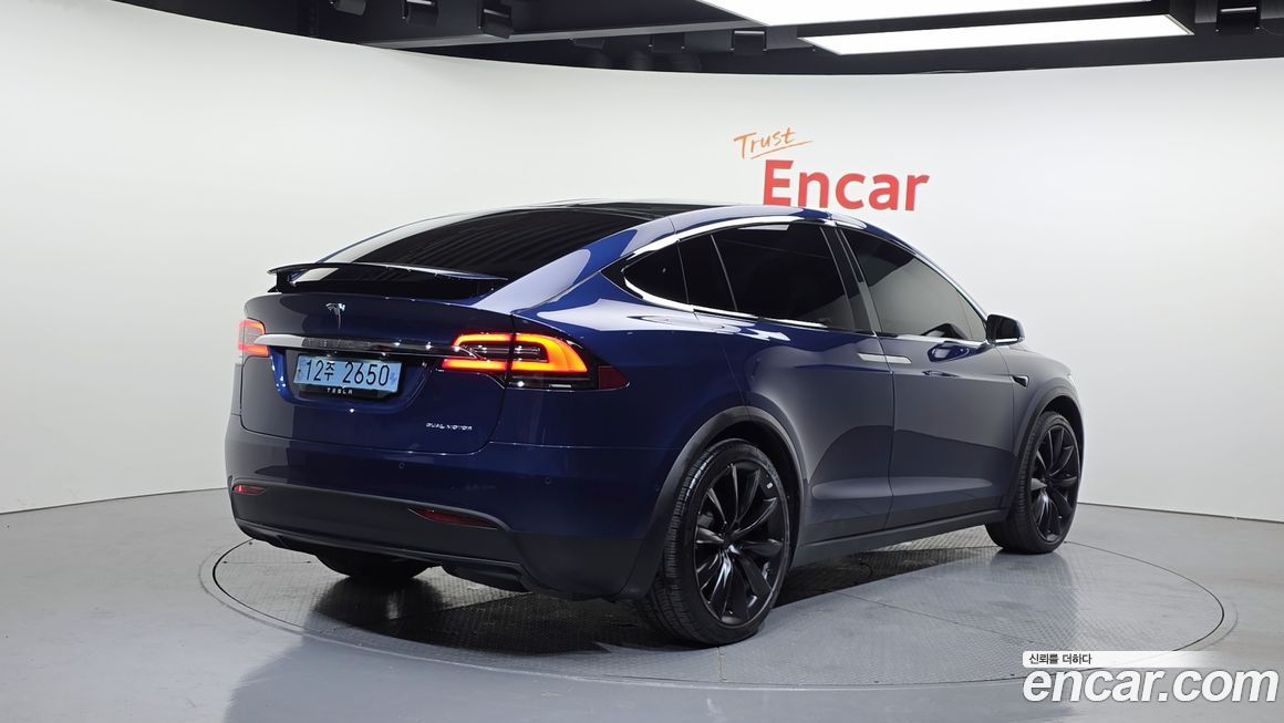 Tesla Model X 2020