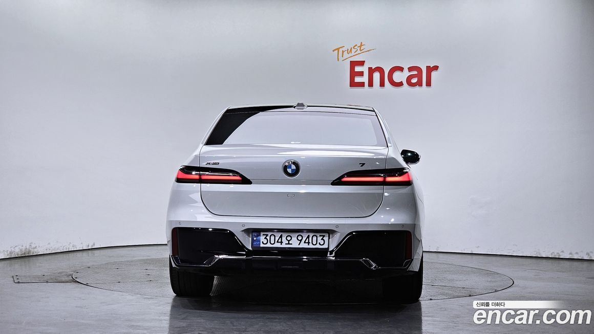 BMW 7-Series 2024