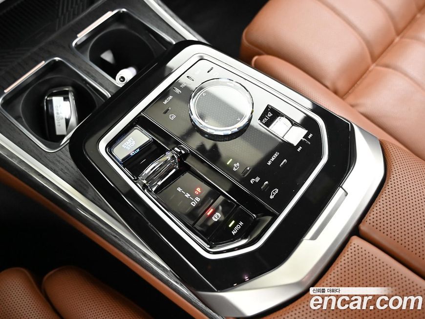 BMW i7 2024