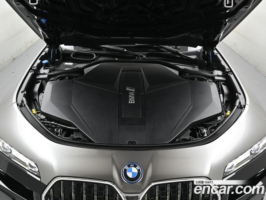 BMW i7 2024