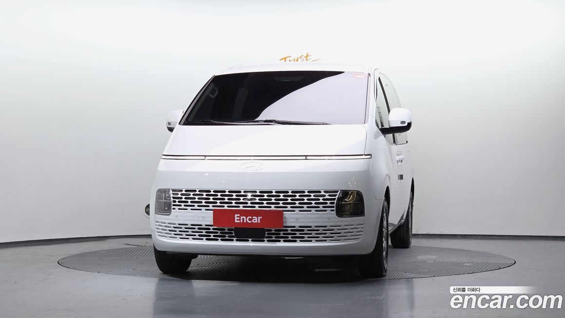 Hyundai Staria 2025