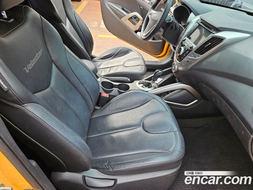 Hyundai Veloster 2012