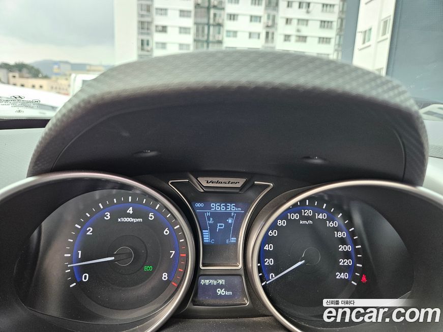 Hyundai Veloster 2012