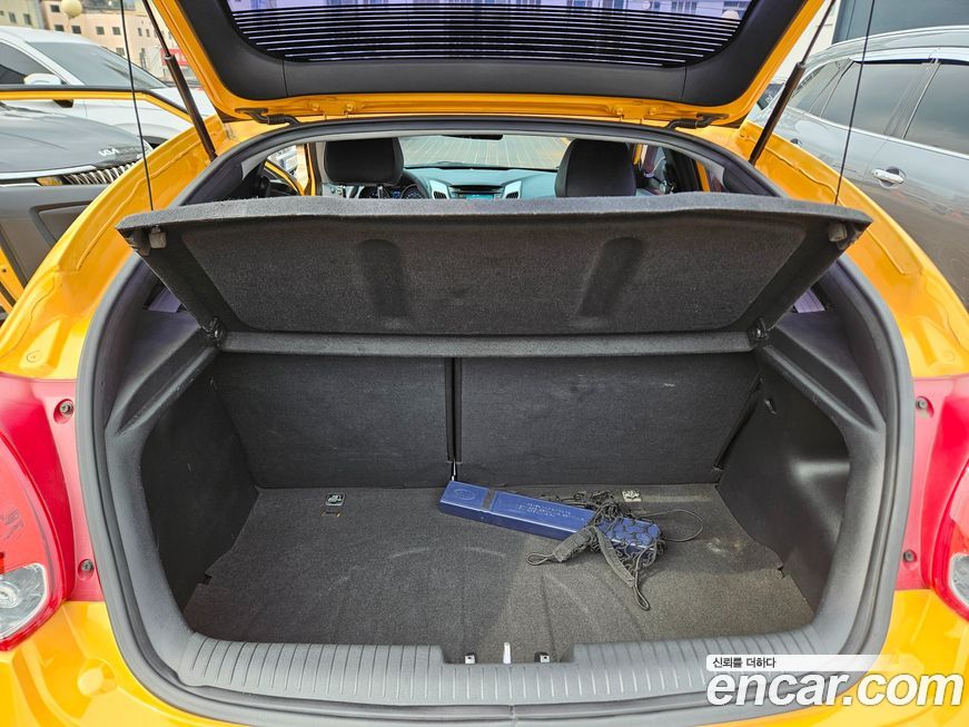 Hyundai Veloster 2012