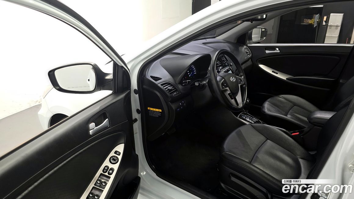 Hyundai Accent 2015