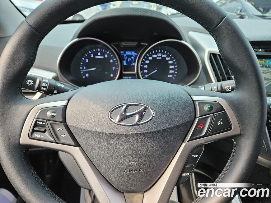 Hyundai Veloster 2012