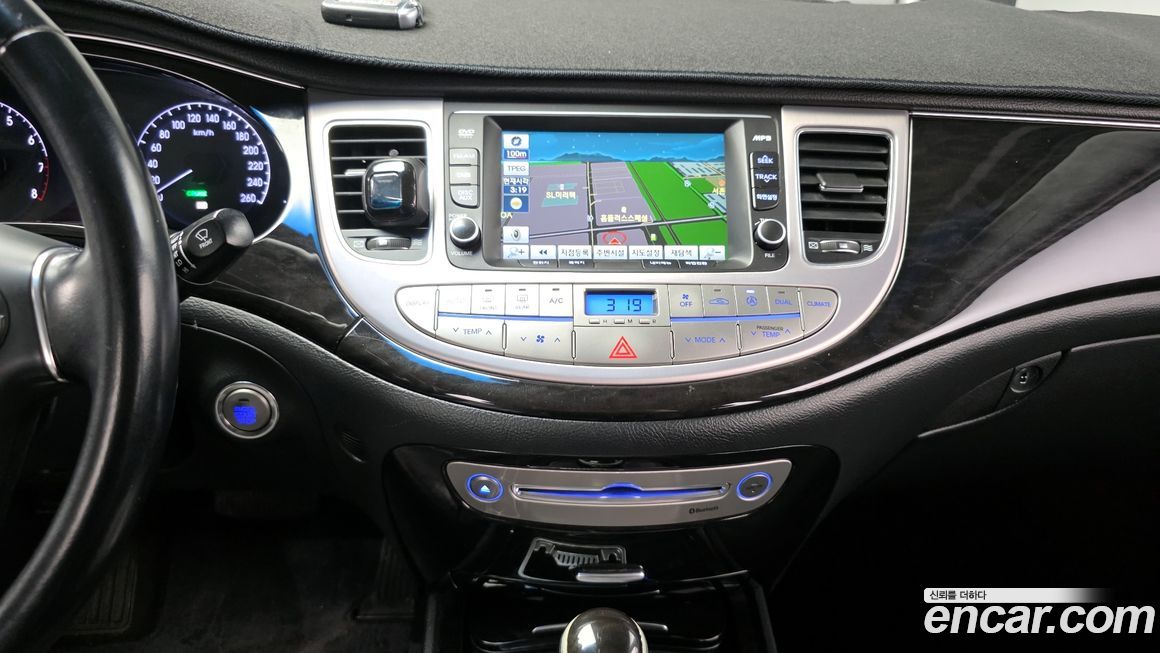 Hyundai Genesis 2013