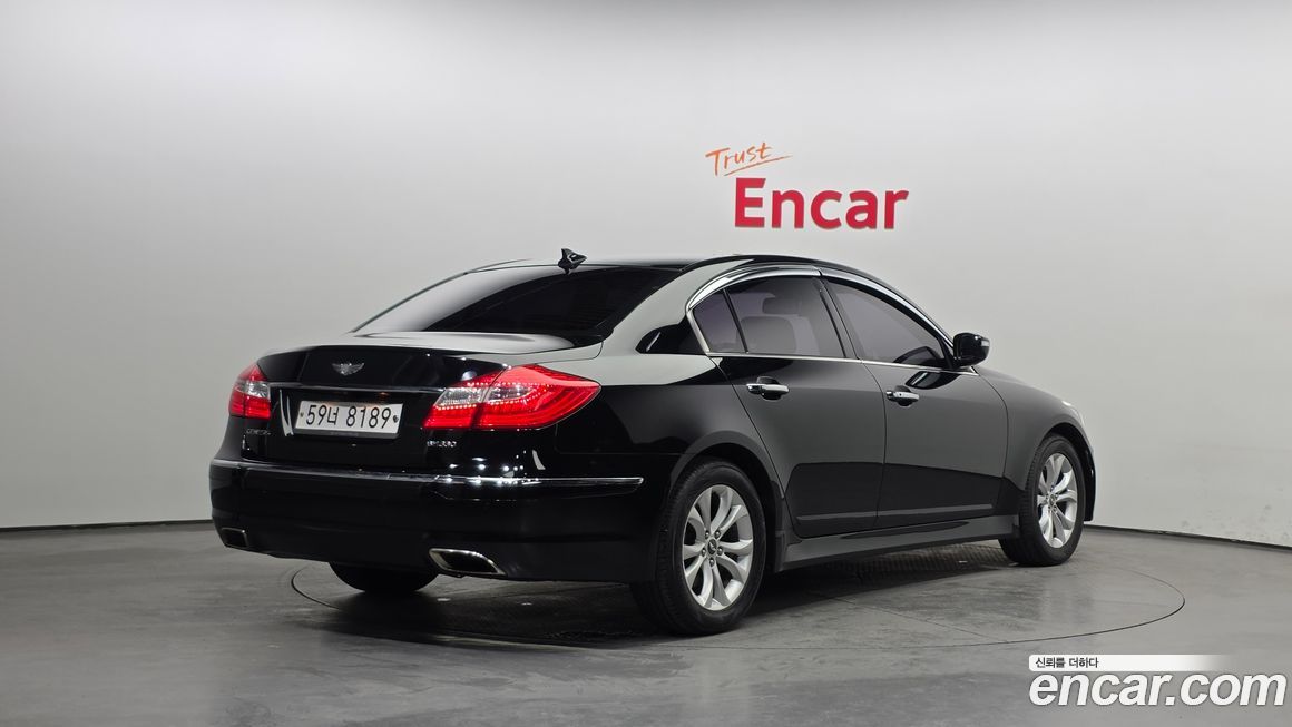 Hyundai Genesis 2013