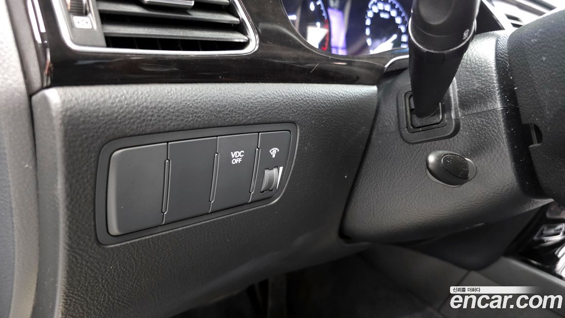 Hyundai Genesis 2013