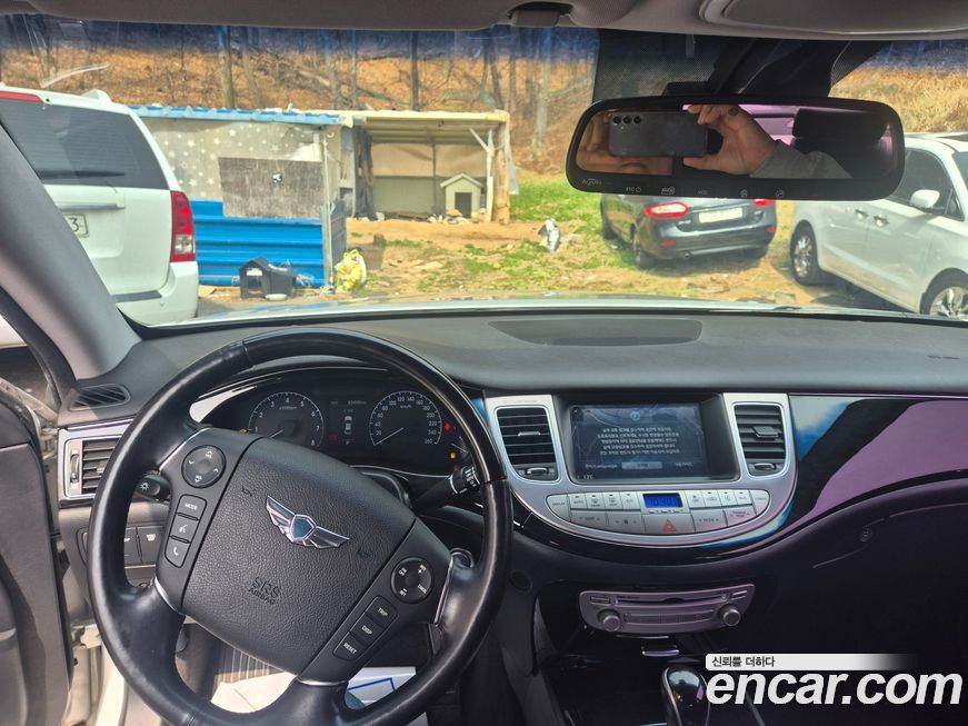 Hyundai Genesis 2013