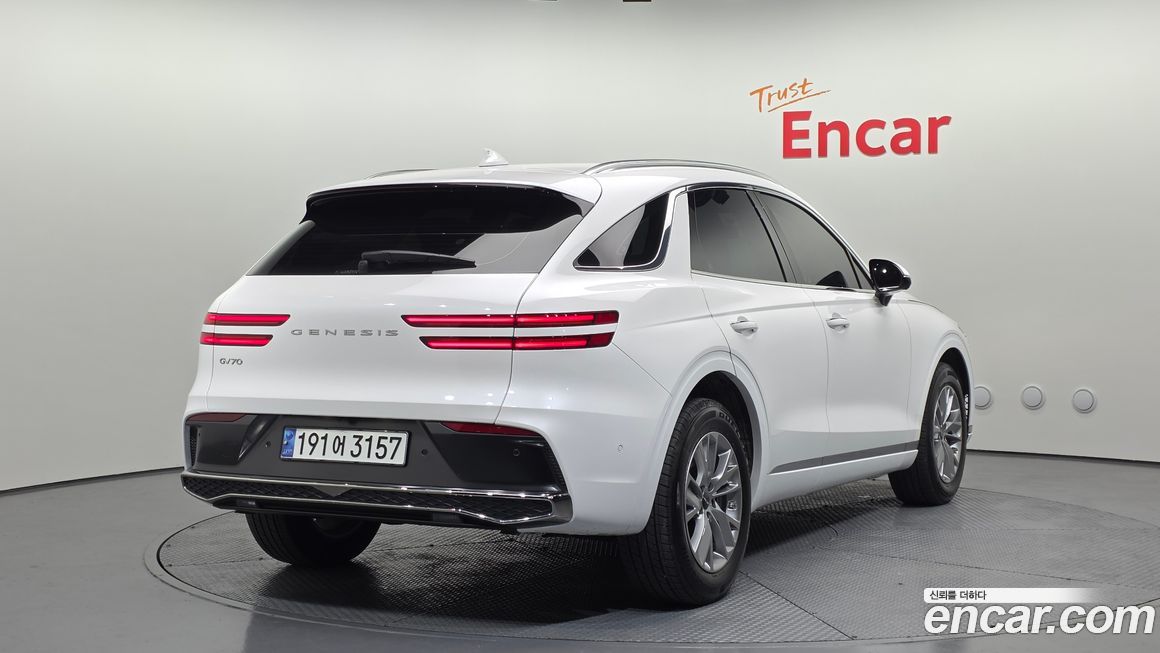 Genesis GV70 2025
