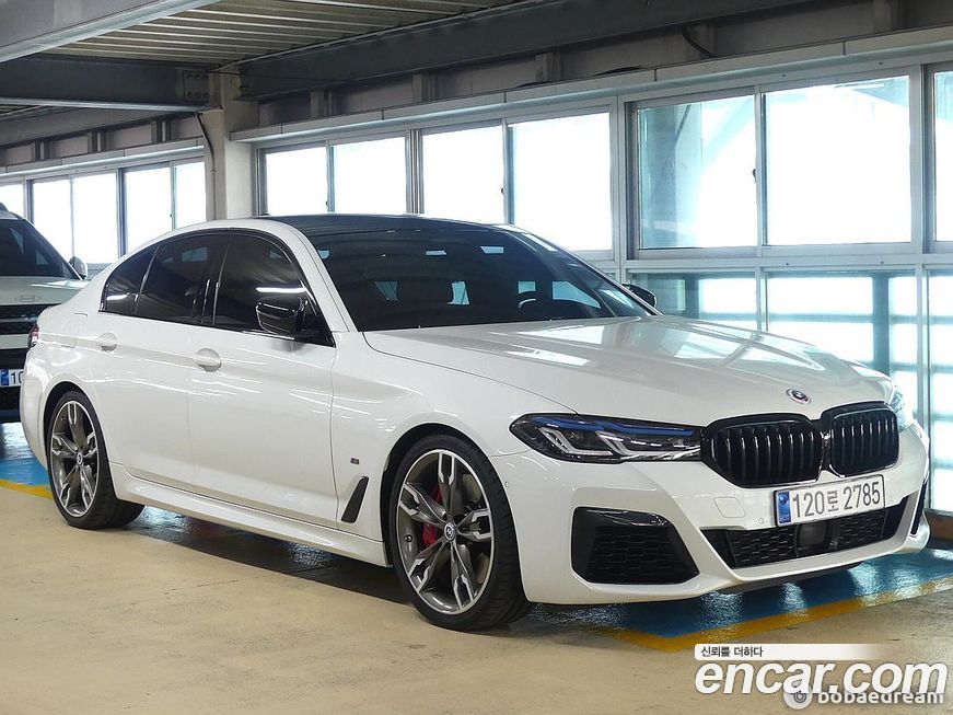 BMW 5-Series 2023