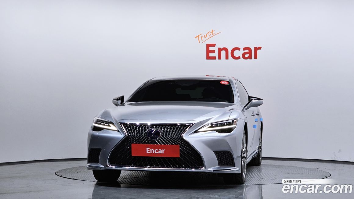 Lexus LS 2022