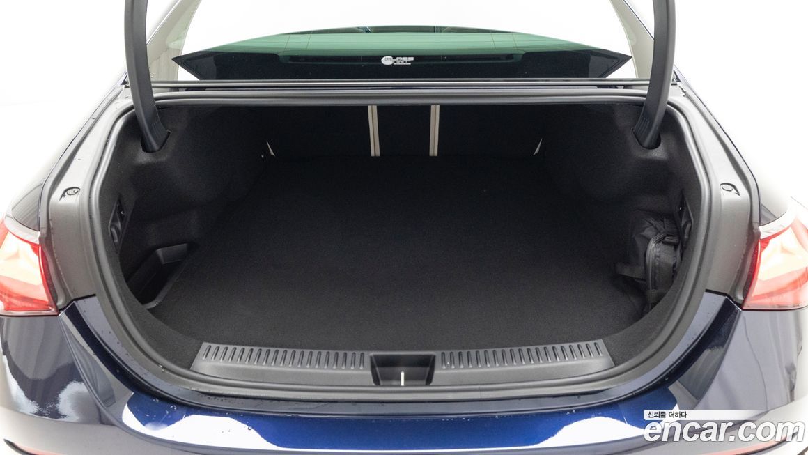 Mercedes-Benz E-Class 2025