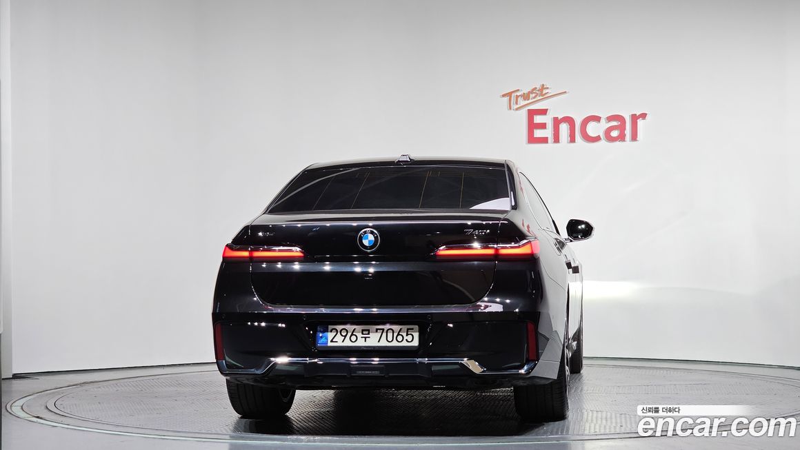 BMW 7-Series 2024