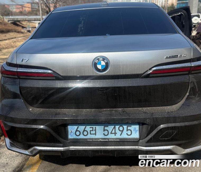 BMW i7 2024