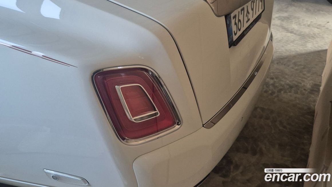 Rolls-Royce Phantom 2025