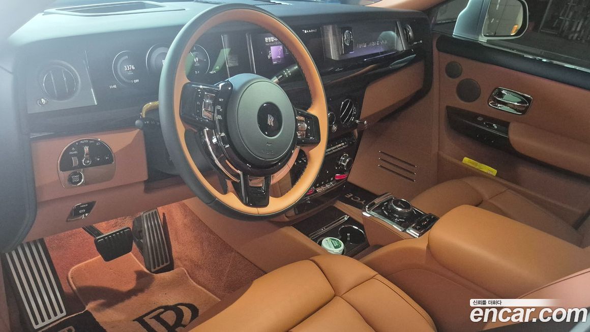 Rolls-Royce Phantom 2025