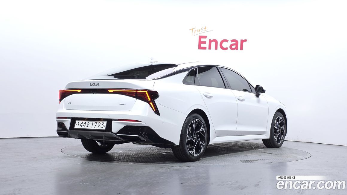 Kia K5 2025