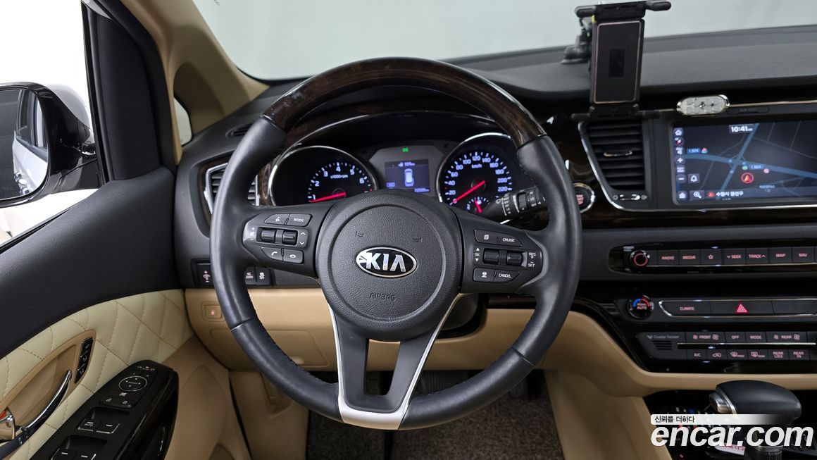 Kia Canival 2019