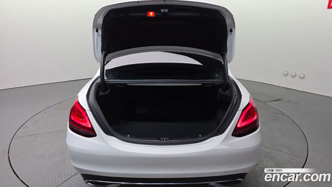 Mercedes-Benz C-Class 2019