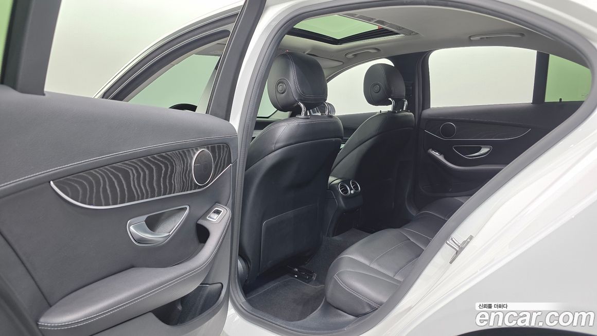 Mercedes-Benz C-Class 2019