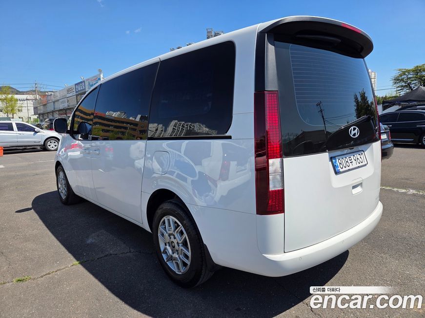 Hyundai Staria 2025