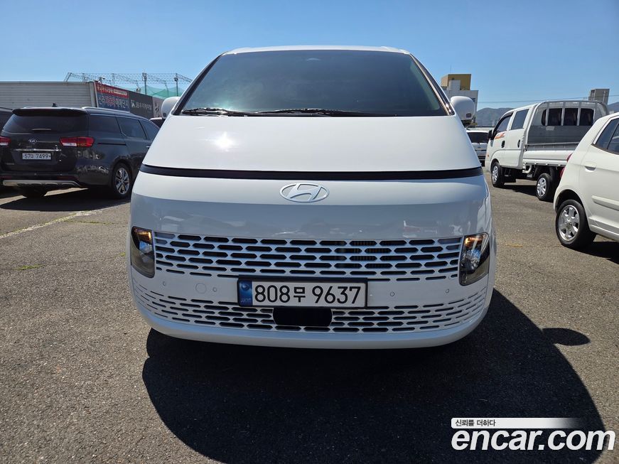 Hyundai Staria 2025