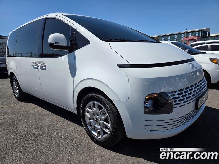 Hyundai Staria 2025