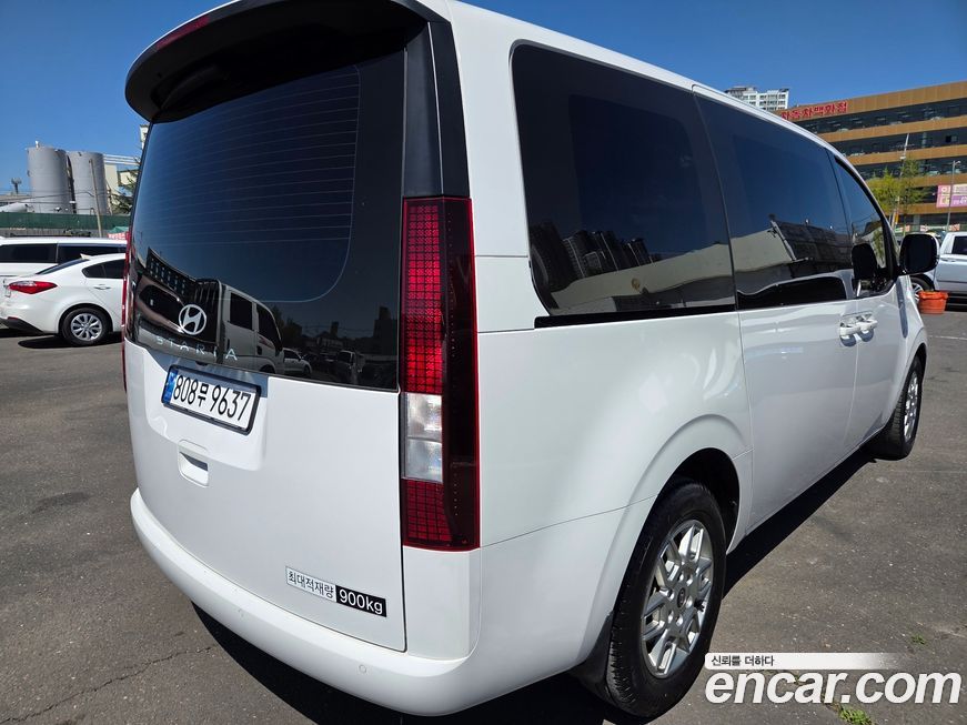 Hyundai Staria 2025