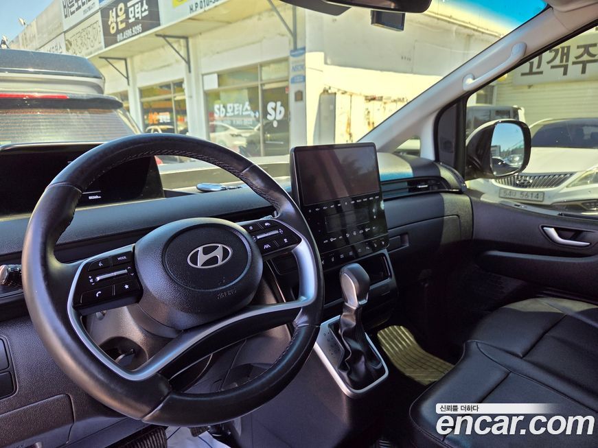 Hyundai Staria 2025