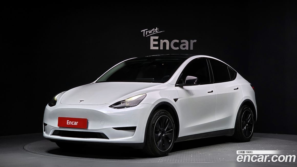 Tesla Model Y 2024