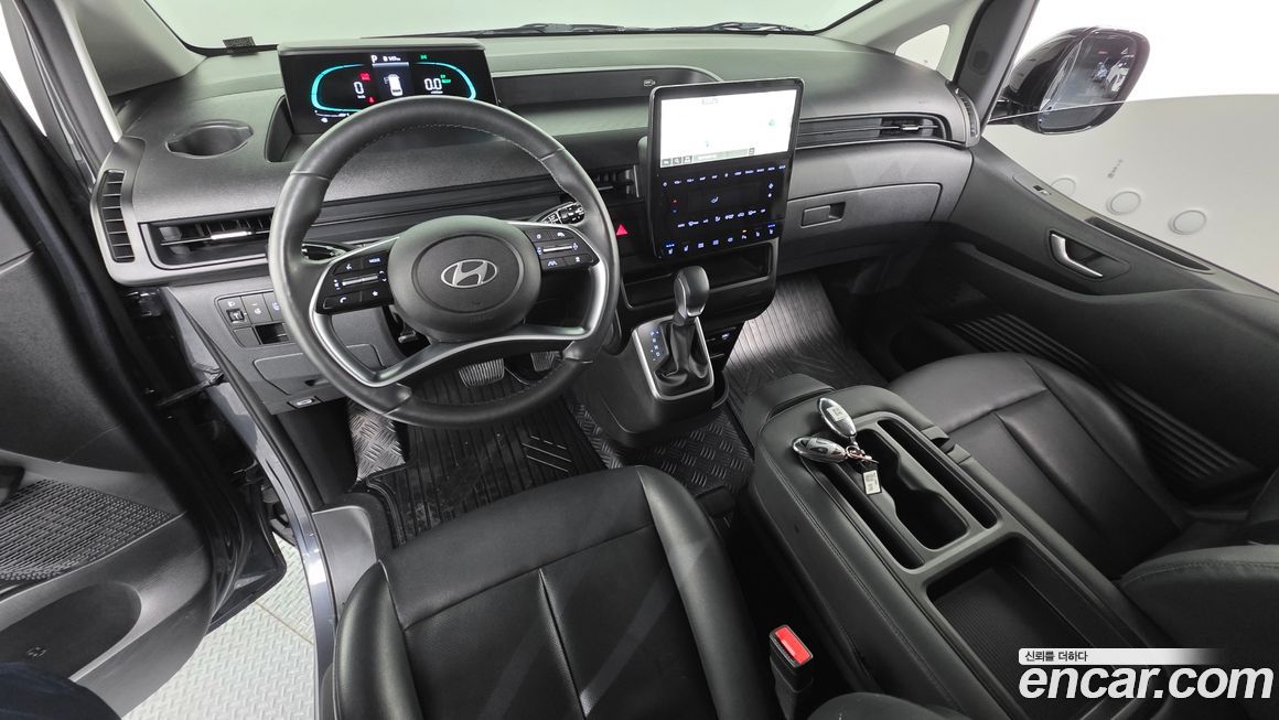 Hyundai Staria 2025