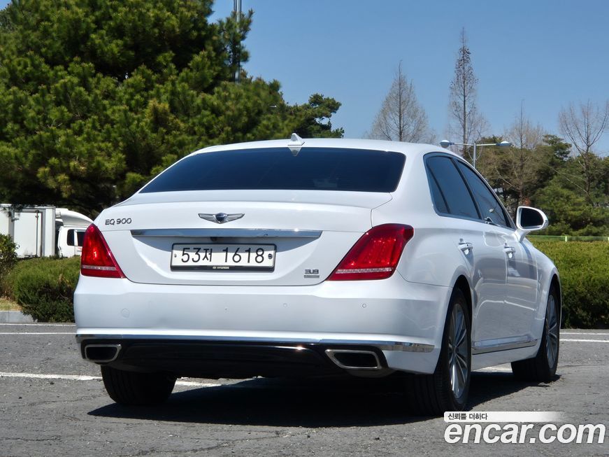 Genesis EQ900 2017