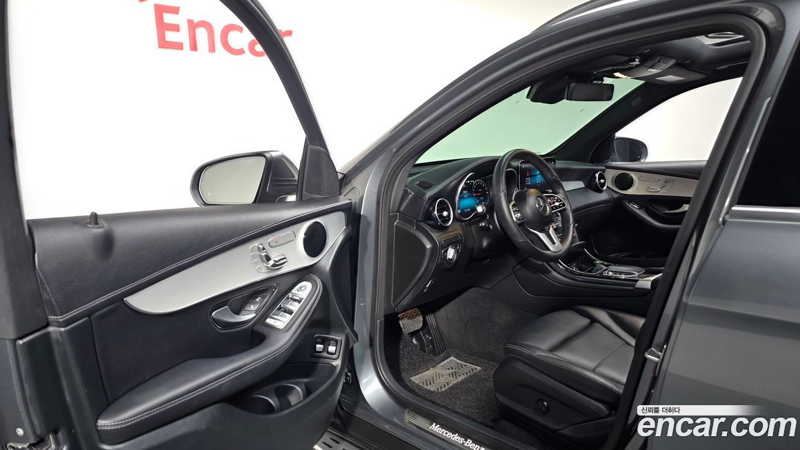 Mercedes-Benz GLC-Class 2021