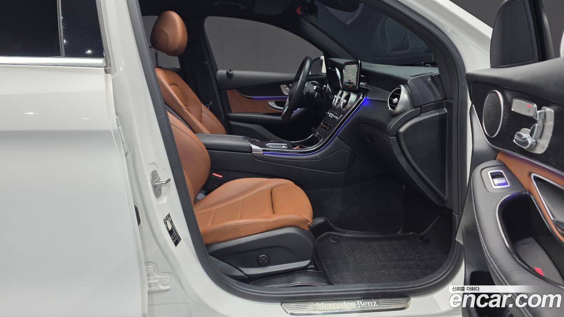 Mercedes-Benz GLC-Class 2021