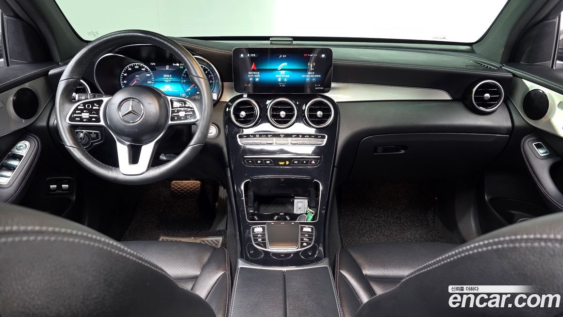 Mercedes-Benz GLC-Class 2021