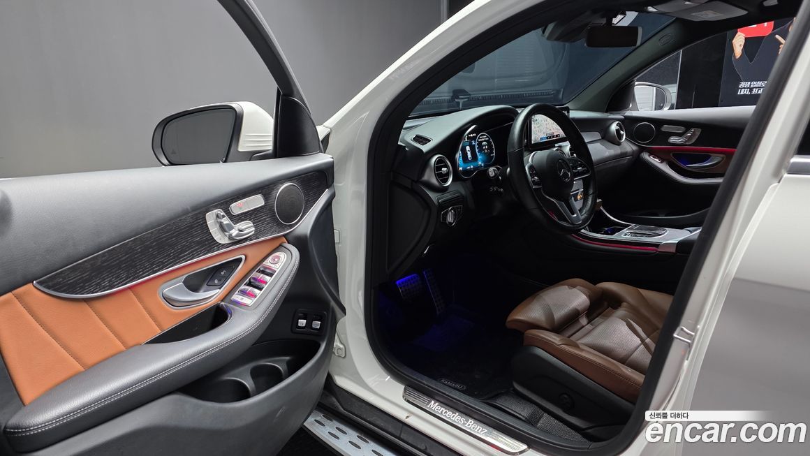 Mercedes-Benz GLC-Class 2021