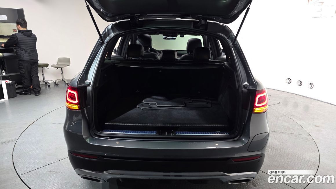 Mercedes-Benz GLC-Class 2021