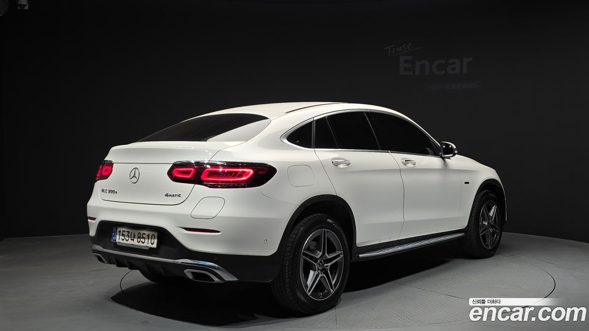 Mercedes-Benz GLC-Class 2021